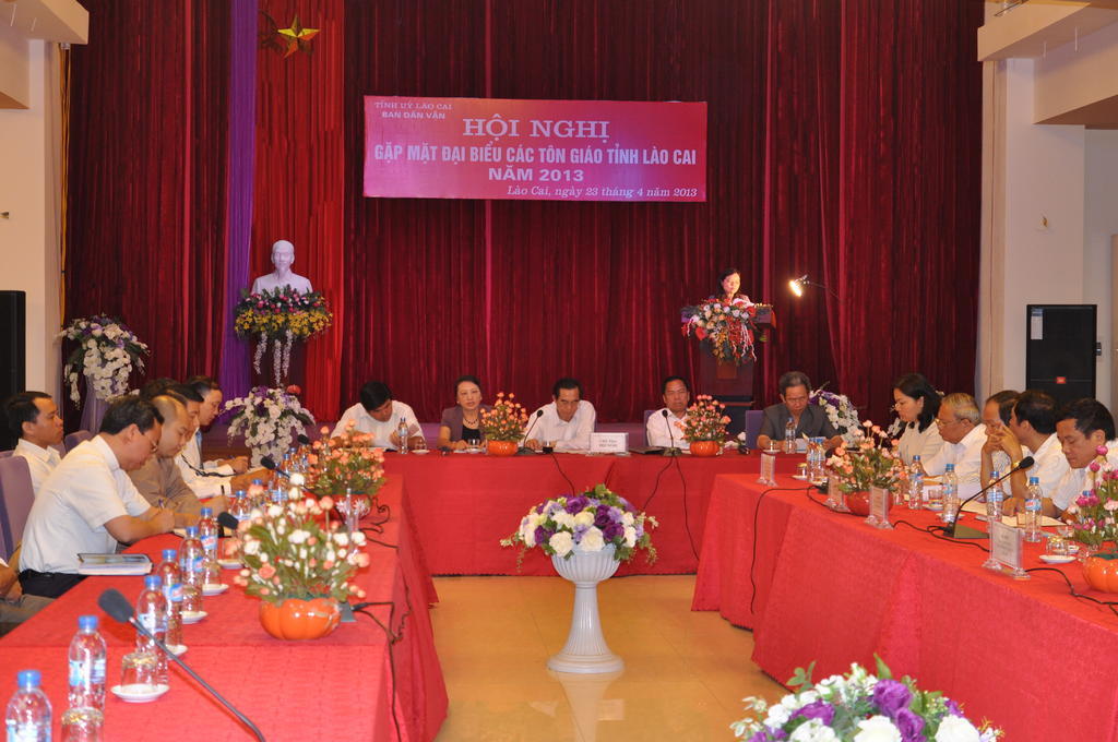 Lao Cai Galaxy Hotel Extérieur photo